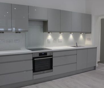 1 bedroom mews to rent - Photo 5