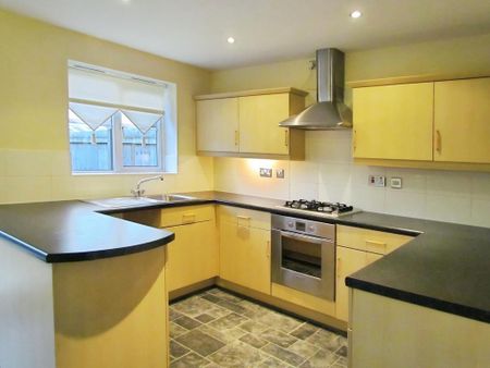 3 bedroom semi-detached house to rent - Photo 3
