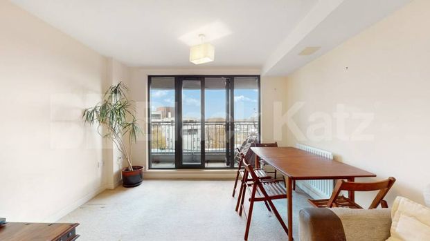 2 bedroom apartment seconds away from Caledonian road station inc all bills - Photo 1