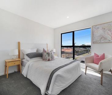 PAKURANGA, 3 BEDROOMS + Study - Photo 5