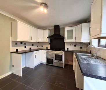 2 bedroom semi-detached house to rent - Photo 5