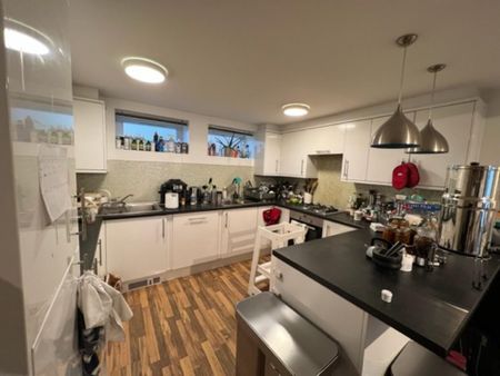 2 bedroom apartment to rent - Photo 5