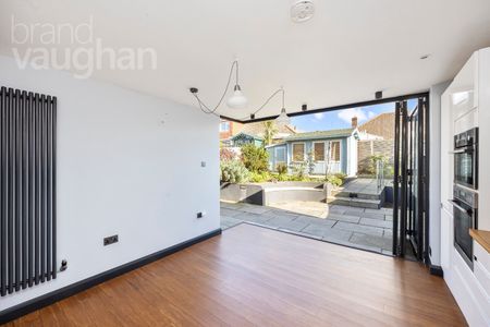 5 bedroom semi-detached house to rent - Photo 3