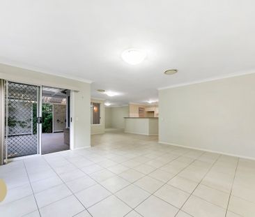 Large Home&comma; Murray Farm Primary School Catchment - Photo 1