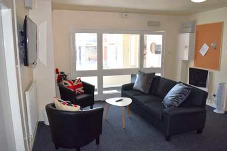 1 bedroom in a house share to rent - Photo 5