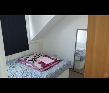 2 Bed Flat, St Pauls Avenue, NW2 - Photo 1