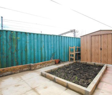 1 bedroom in a house share to rent - Photo 6