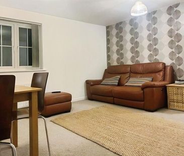 2 bedroom coach house to rent - Photo 1