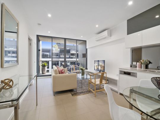 Luxury Bright North-Facing Apartment - Photo 1