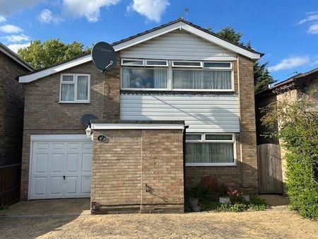 4 bedroom detached house to rent - Photo 3