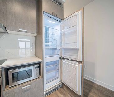 For Lease - 10 Honeycrisp Crescent Unit# 902, Vaughan, Ontario - Photo 5