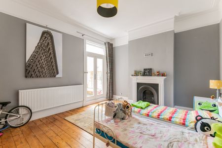 Sternhold Avenue, London, SW2 - Photo 2