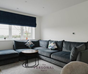 Aurora House Ceres Cresant Epsom Surrey, Epsom - Photo 2