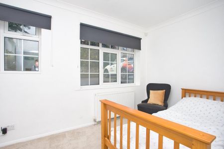 3 bedroom bungalow to rent - Photo 4