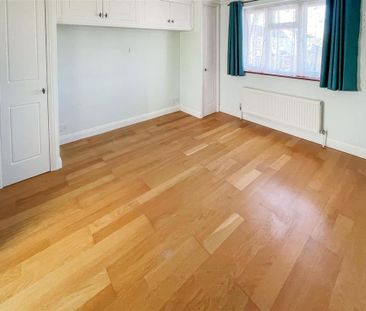 4 bedroom link detached house to rent - Photo 5