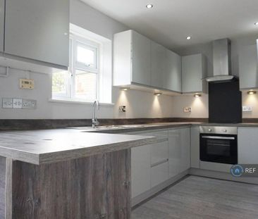 2 bedroom terraced house to rent - Photo 4