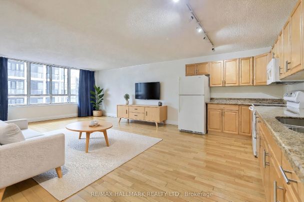 633 Bay Street #1805 - Photo 1