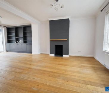 4 bedroom end of terrace house to rent - Photo 3