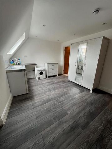 Studio to rent - Photo 4