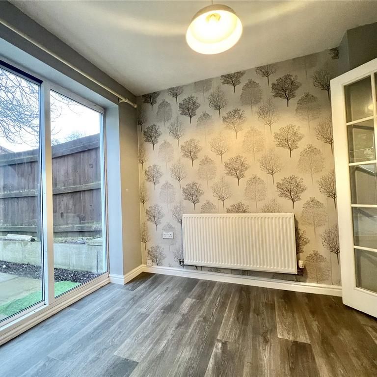 3 bedroom semi-detached house to rent - Photo 1
