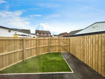 2 bedroom semi-detached house to rent - Photo 3