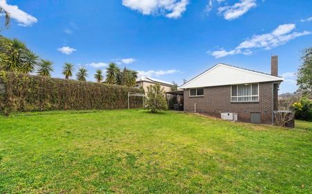 Quiet Court Living in a Prime Frankston South Locale - Photo 4