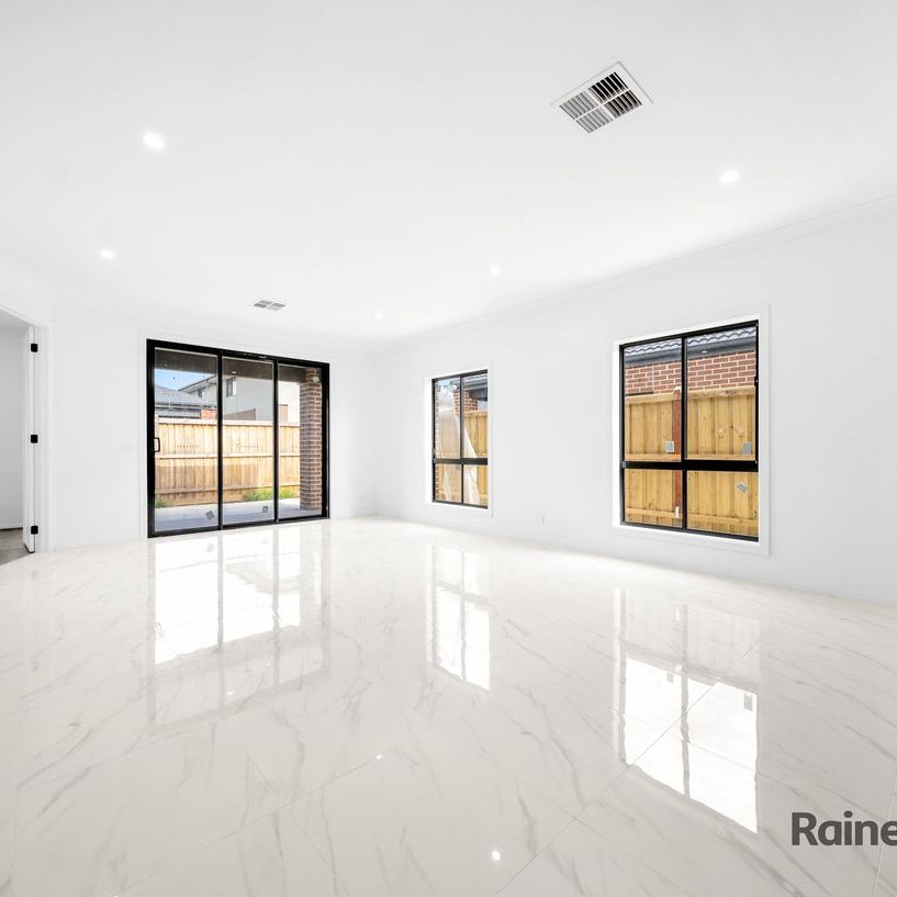 For Lease - Luxury Family Home in Cranbourne East - Photo 1