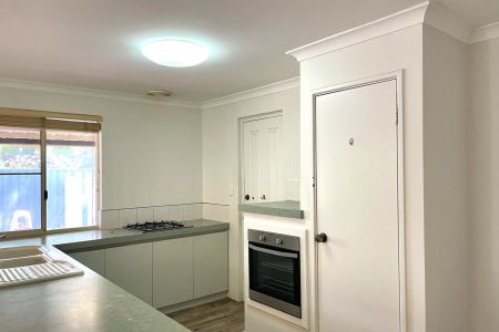 Quiet Cul-De-Sac Living - Photo 3