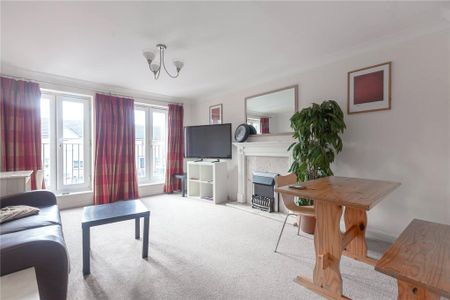 4 bedroom terraced house to rent - Photo 2