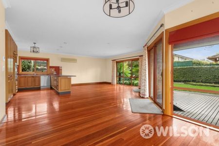 Superb Family Home - Photo 3