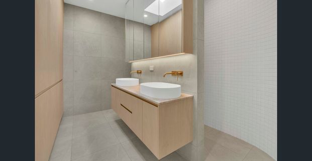 Brand New Luxury 3-Level Home With Private Lift in the Heart of Moonee Ponds! - Photo 1