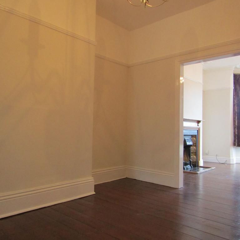 4 bedroom terraced house to rent - Photo 1