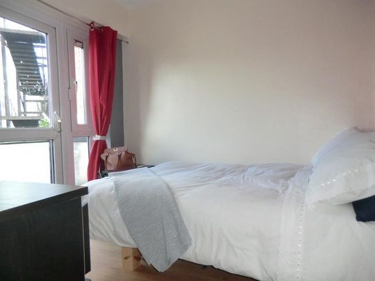 3 bedroom flat share to rent - Photo 1