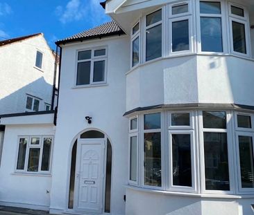 Studio Flat, Fleetwood Road, NW10 - Photo 4