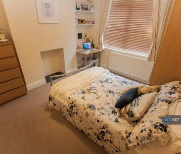 1 bedroom in a house share to rent - Photo 6