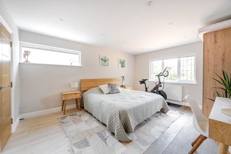 detached to rent Holywell Close, Studham, Dunstable, Bedfordshire, LU6 - Photo 4