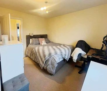 Bluebell Drive, Llanharan, Pontyclun, CF72 - Photo 2