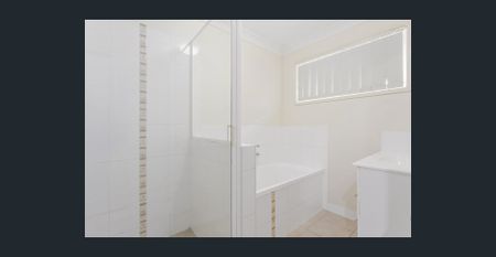 Well presented family home - Photo 3