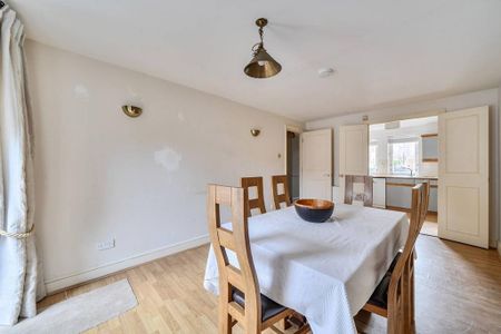 6 bedroom terraced house to rent - Photo 4