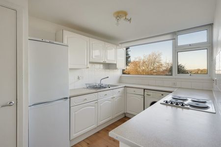 2 Bed Flat - Photo 5