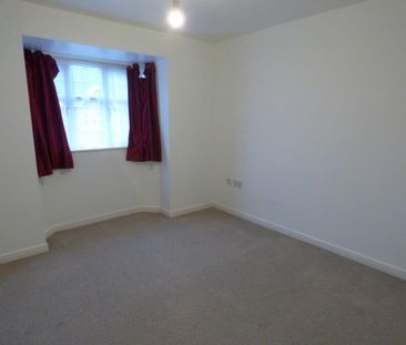 3 bedroom end of terrace house to rent - Photo 3