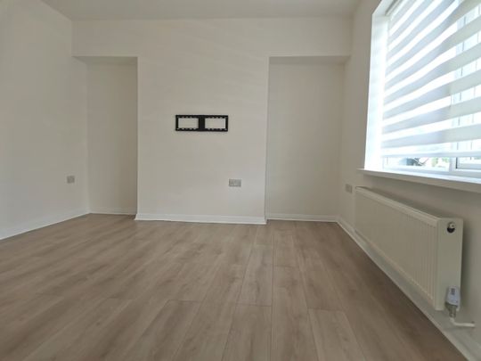 3 Bed Semi-Detached House, Brinsley Close, NG8 - Photo 1