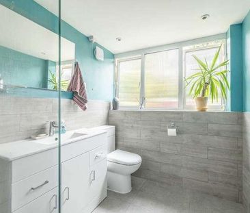 Montagu Road, Datchet, SL3 - Photo 2