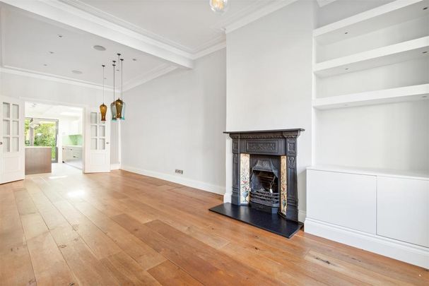 4 bedroom terraced house to rent - Photo 1