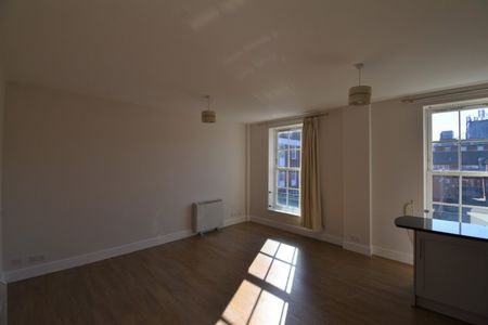 1 bedroom Apartment - STONEHILLS, WELWYN GARDEN CITY. - Photo 4