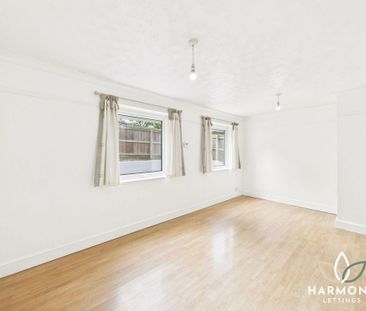 3 bedroom end of terrace house to rent - Photo 1