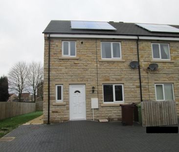 3 bed Town House - To Let - Photo 1