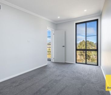 Modern Townhouse - Photo 4
