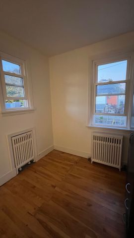 For Lease - 25 Norfolk Street, Norfolk, Ontario - Photo 2