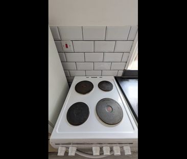 1 Bed Flat, Arthur Road, SO15 - Photo 4